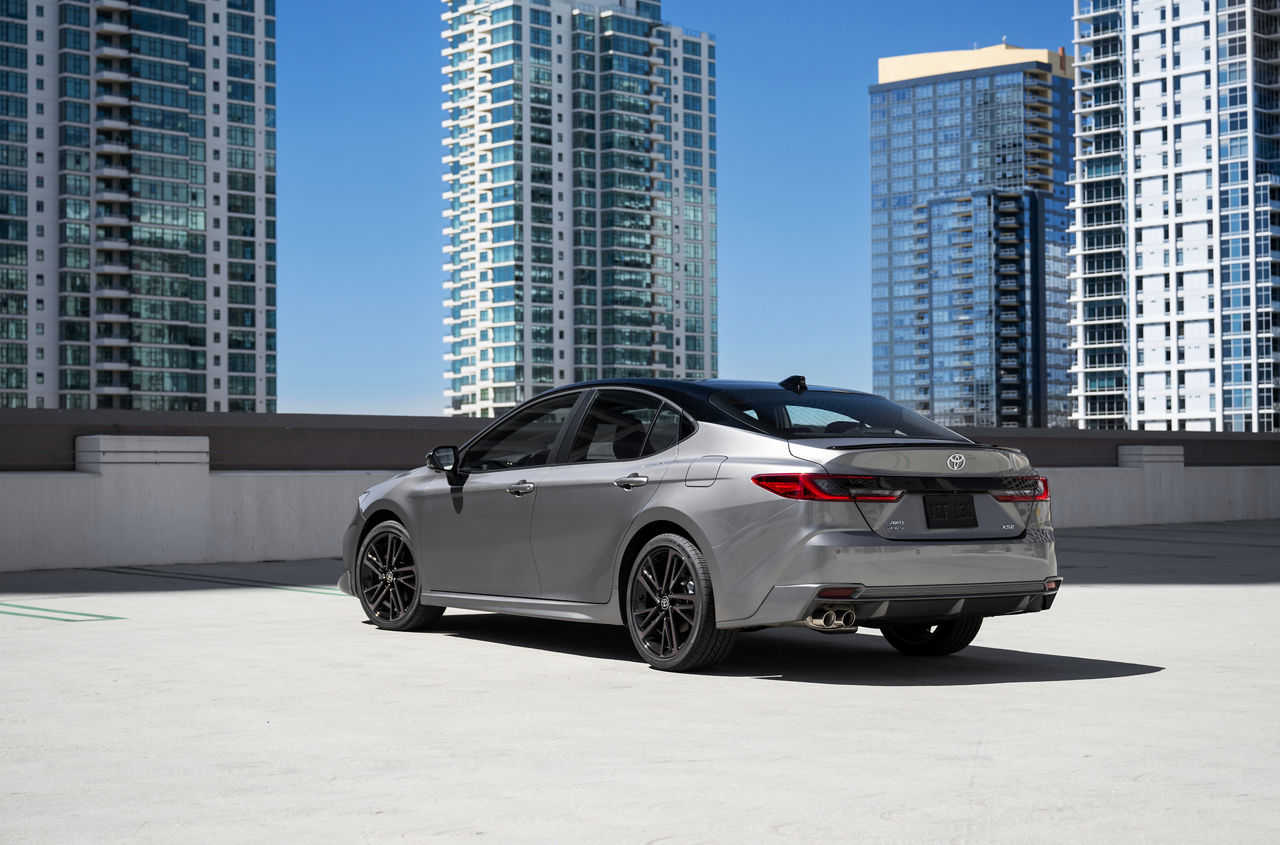 2025 Camry XSE AWD HeavyMetalBlackRoof 004